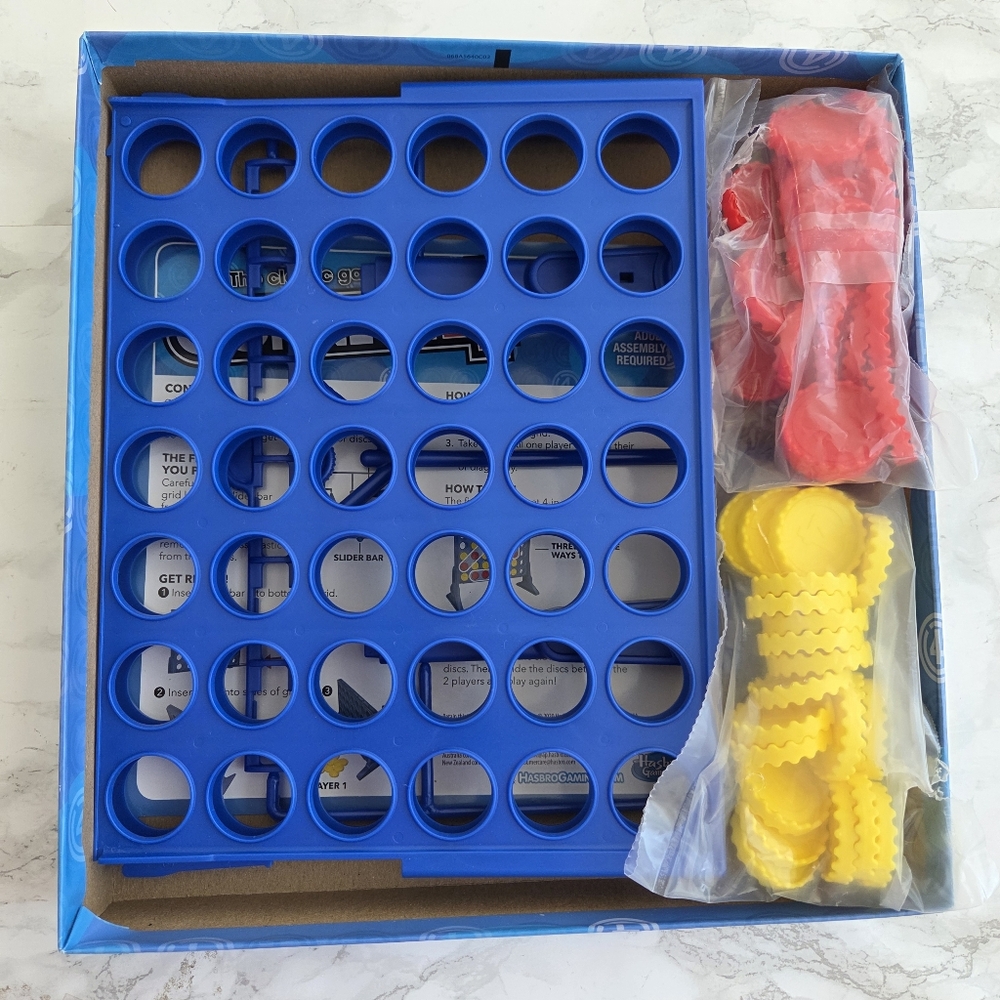 Hasbro Connect 4 Four in a Row Board Game for Family Kids Children New - Picture 4 of 5